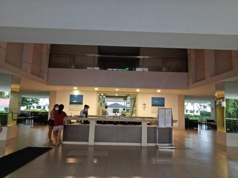 Field Residences Paranaque City Exterior photo