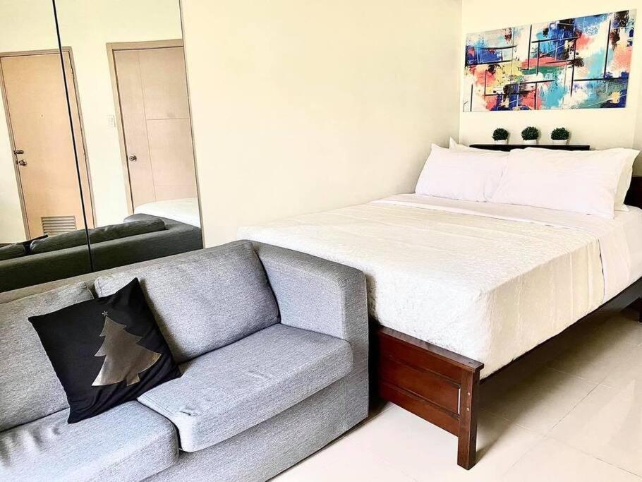 Field Residences Paranaque City Exterior photo